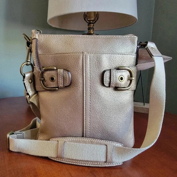 Coach Soho Gold/Champagne Metallic Pebbled Leather Crossbody Messenger #41276 - Picture 1 of 14